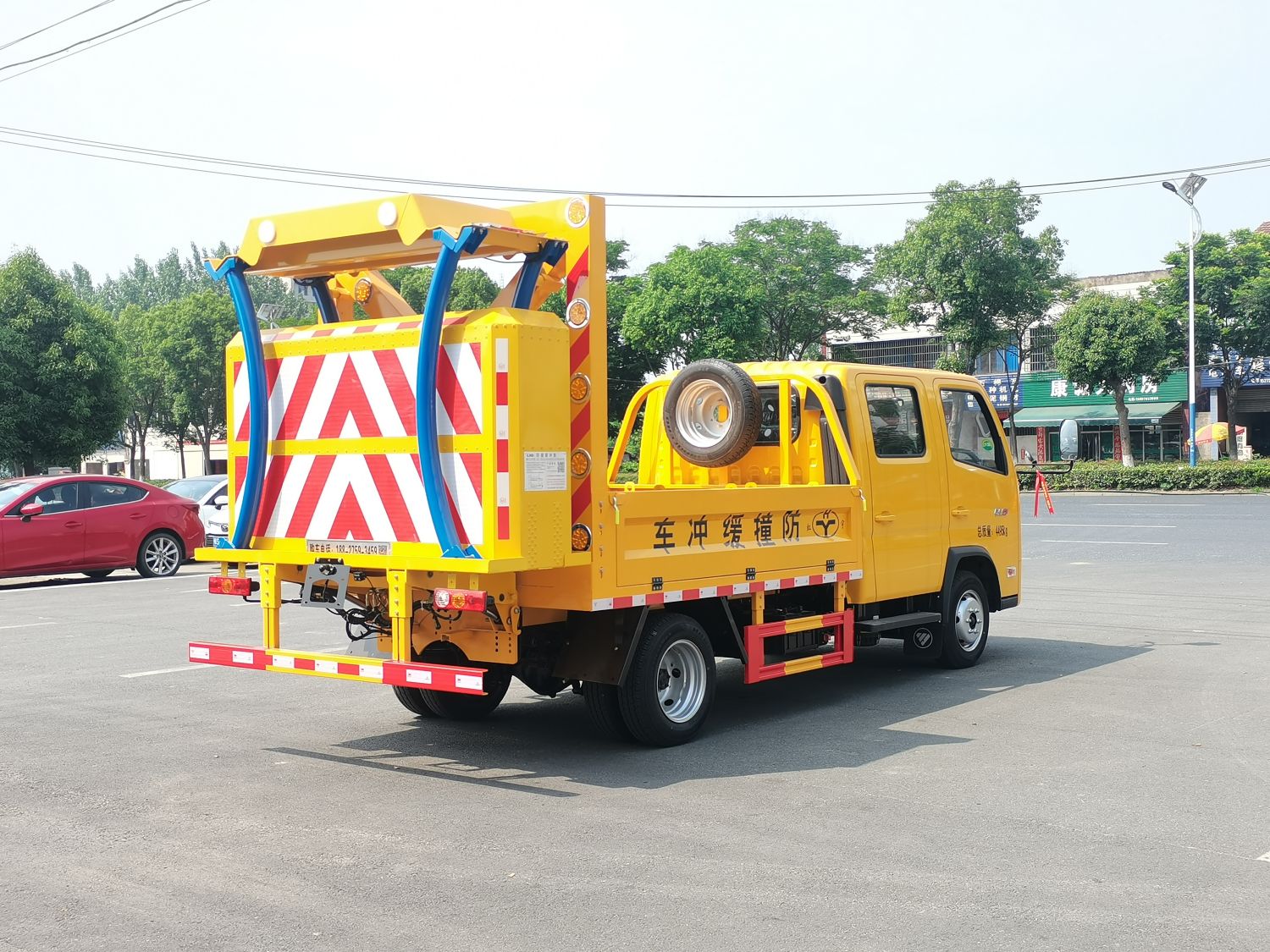 福田領航70K防撞緩沖車 資質齊全、質量過硬的專業道路守護者
